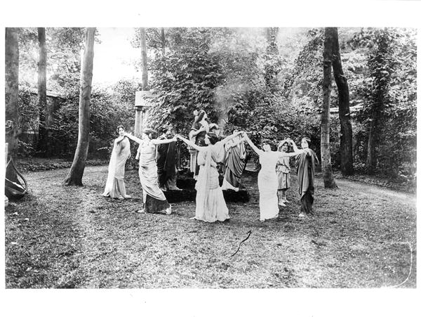 Nathalie Clifford Barney (1876-1972) with dancers dressed in togas (b/w photo)  a French Photographer
