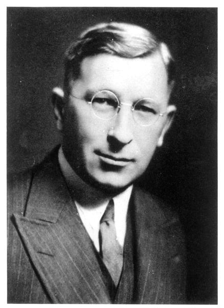 Sir Frederick Grant Banting (1891-1941) (b/w photo)  a French Photographer