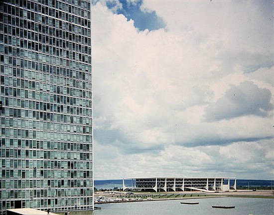 The Praca dos Tres Poderes, designed a Oscar Niemeyer