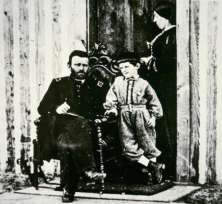 General Grant with his wife Julia Dent and their son Frederick Dent Grant, at City Point (b/w photo) a American Photographer, (19th century)