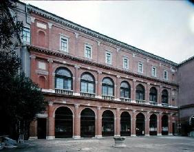 Remaining wing of a monastery, now the Academy of Fine Arts, built 1552 (photo)