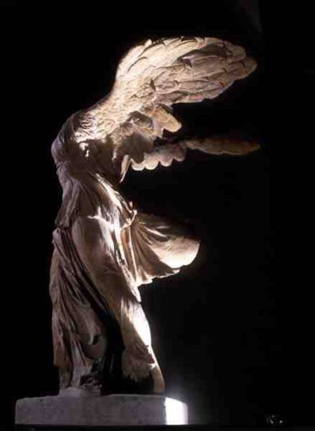 Side view of the Victory of Samothrace a Anonimo