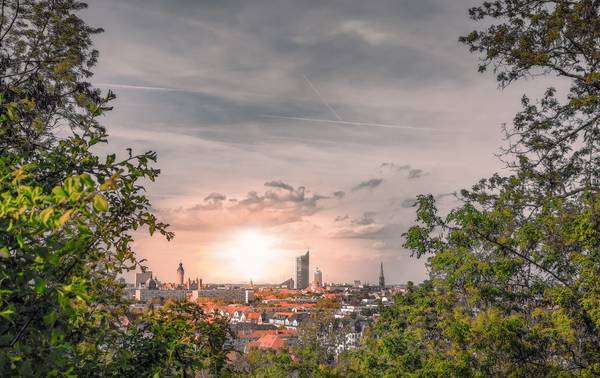 Blick über Leipzig mit Sonnenaufgang a Dennis Wetzel