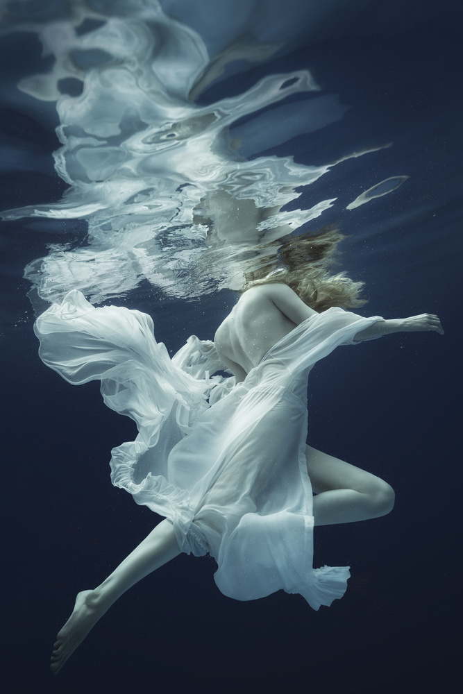 Water and air a Dmitry Laudin