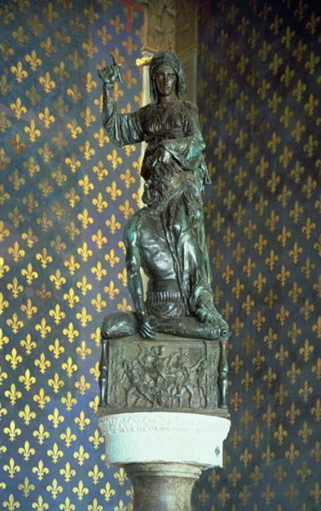 Judith and Holofernes, sculpture a Donatello