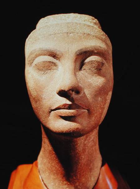 A royal head, possibly of Nefertiti, from Memphis, New Kingdom a Egizi