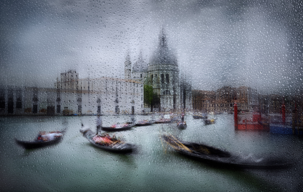 It was raining in Venice a Fran Osuna