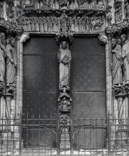 Beau Christ figure on the trumeau of the south portal a Scuola Francese