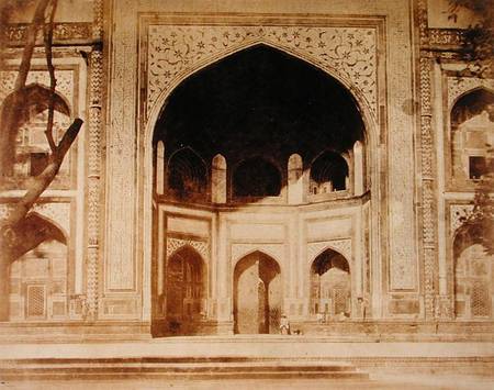Outside the Taj Mahal, probably illustrated in 'Photographic Views in Agra and Its Vicinity' a John Murray