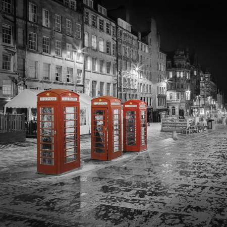 Cabine telefoniche rosse sul Royal Mile di Edimburgo - Colorkey