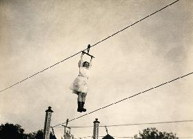 Berlino,Lunapark,bambino attaccato al cavo