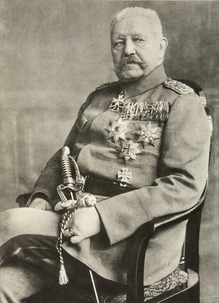 Field Marshal Paul von Hindenburg (b/w photo)  a 