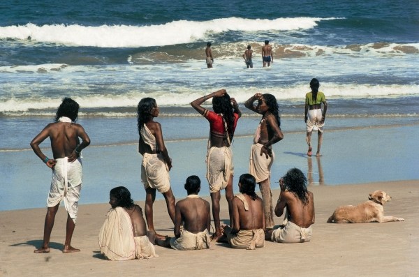 People from hinterland bathing during summer at beach, Bhaga (photo)  a 