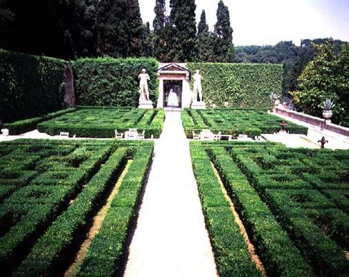 View of the walkway leading to the entrance to the park, designed for Cardinal Giuliano de'Medici (1 a 