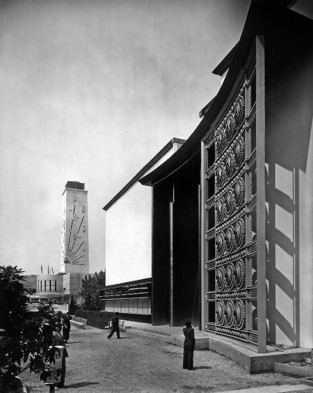 World Fair, Paris: the pavilion of metal : wrought iron door by Raymond Subes a 