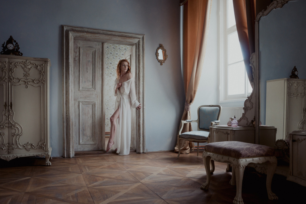 in an old mansion a Ruth Franke